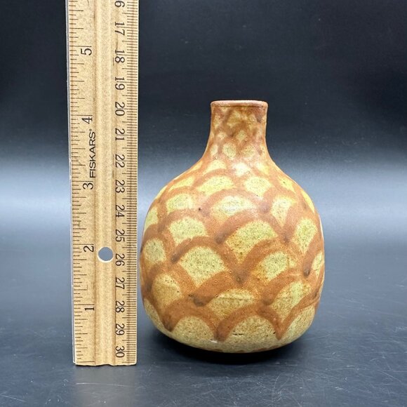 Art Pottery Bud Vase Fish Scale Pineapple Signed Fox Handcrafted Boho Pot Brown - Picture 10 of 10